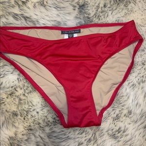 A pea in a pod maternity red swim bottoms Large